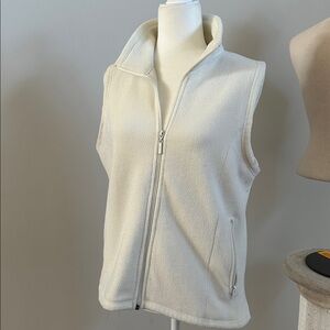 Tri Mountain Women’s Medium Sleeveless Zippered Vest 100% Polyester
